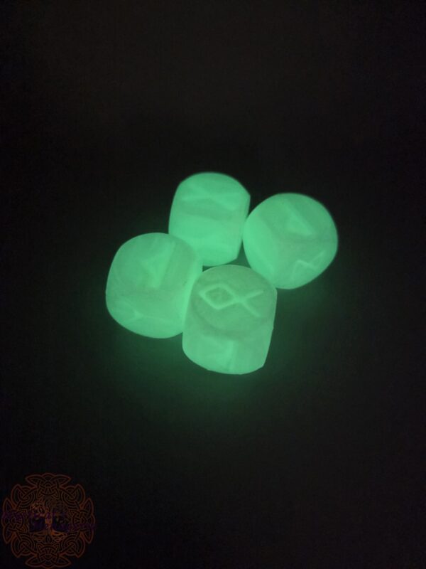 1/2" Rune Dice - Glow